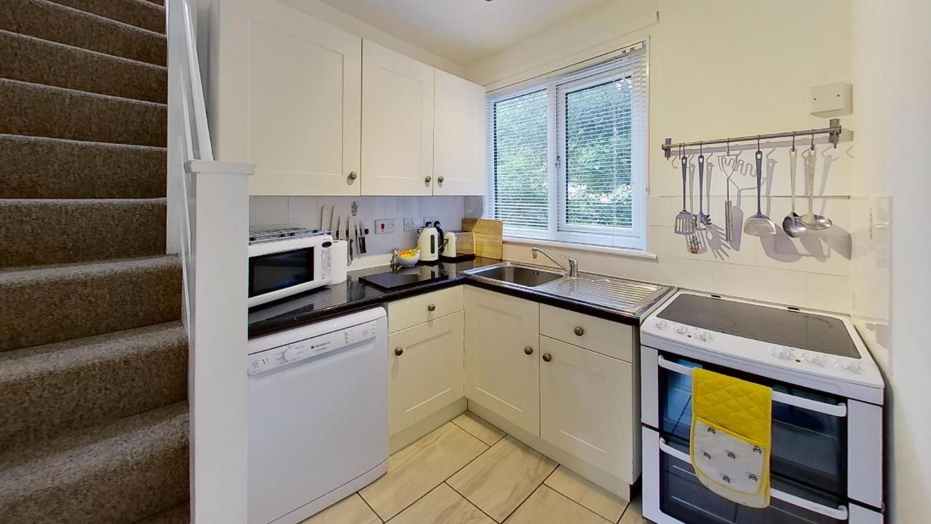 Вилла 45 Trevithick Court, Tolroy Manor Хейл Экстерьер фото